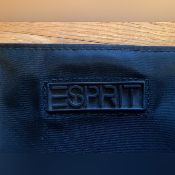 Esprit Wallet - Picture 7 of 9